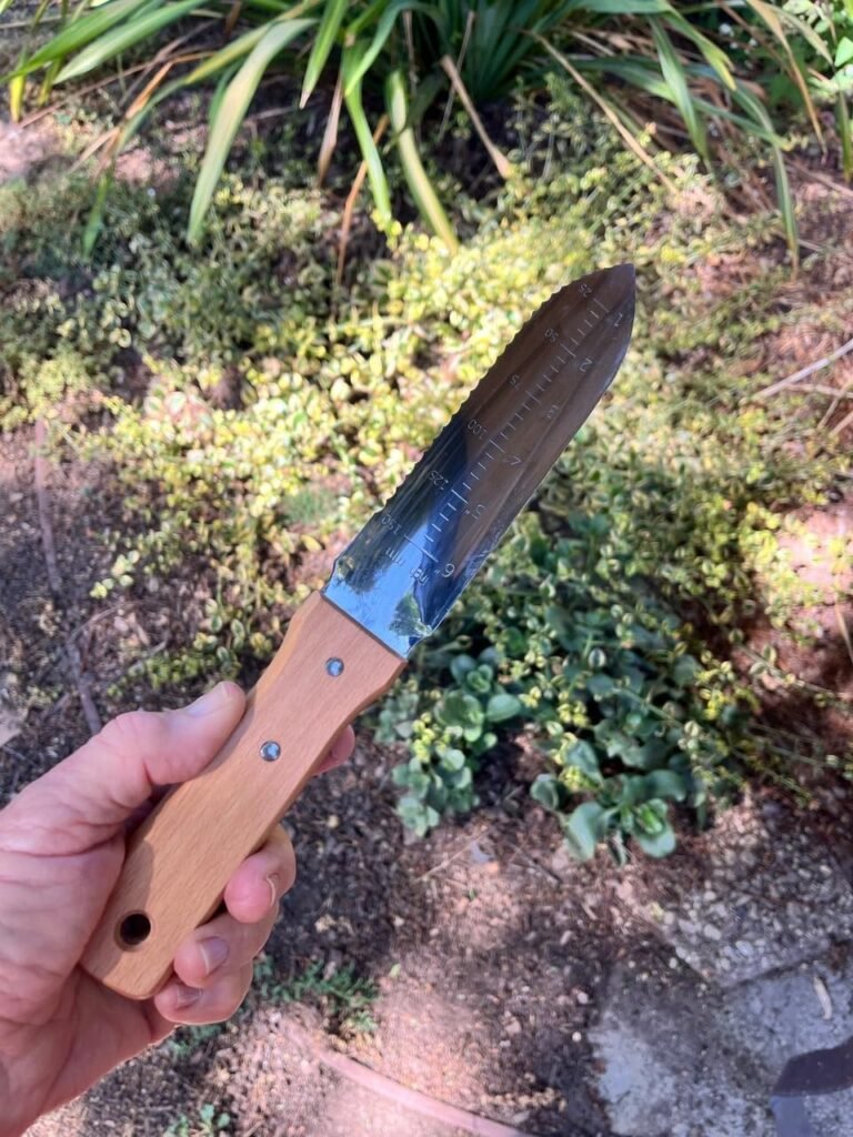 types of garden knives