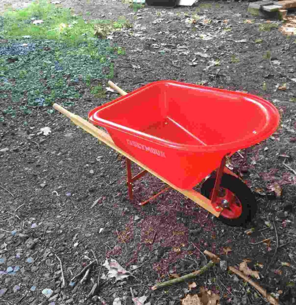 Difference Between Wheelbarrow and wheelbarrel