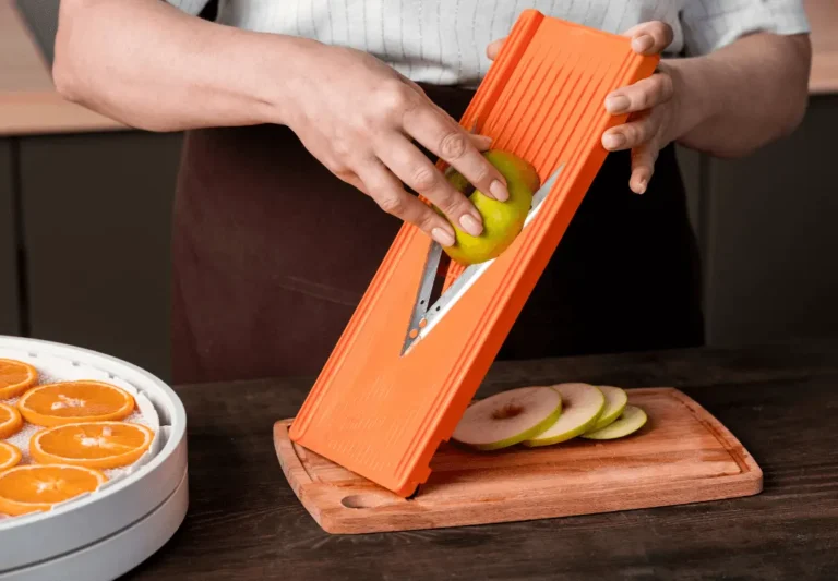 replacing mandoline slicer blades